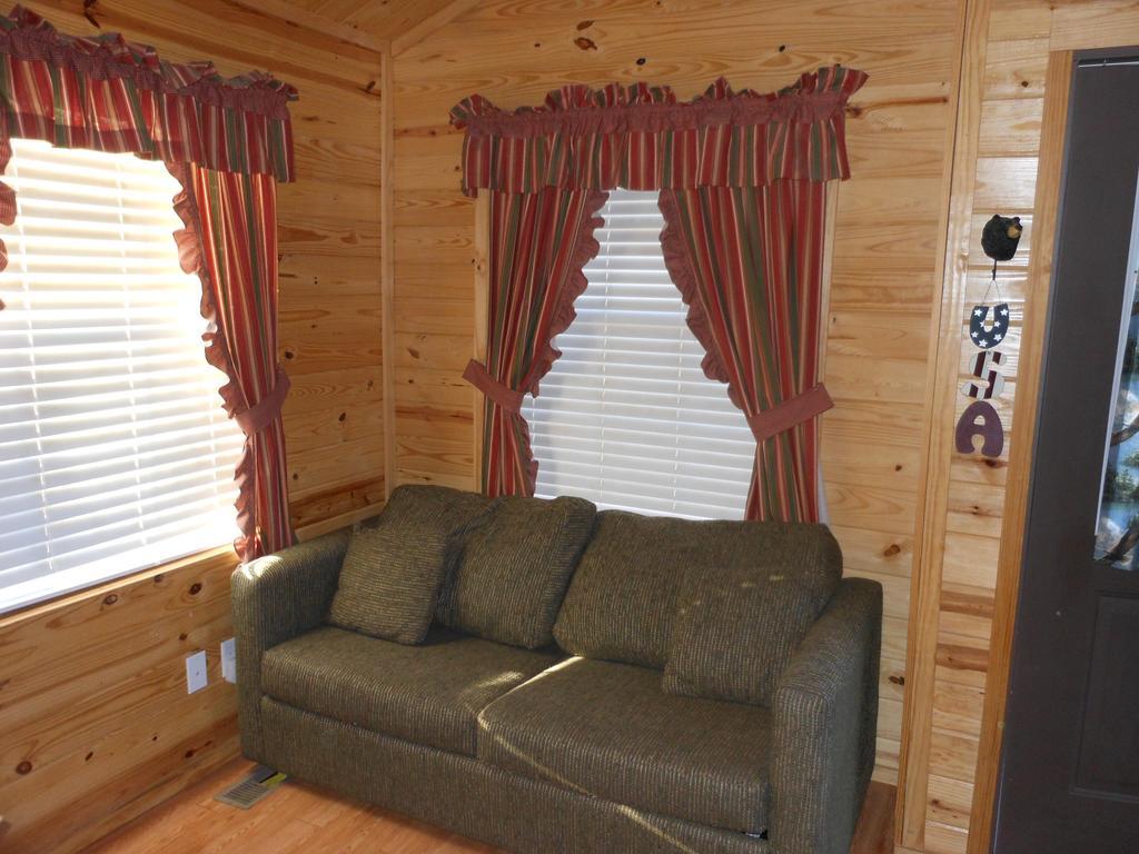 Oakzanita Springs Camping Resort Cabin 1 Descanso Bagian luar foto