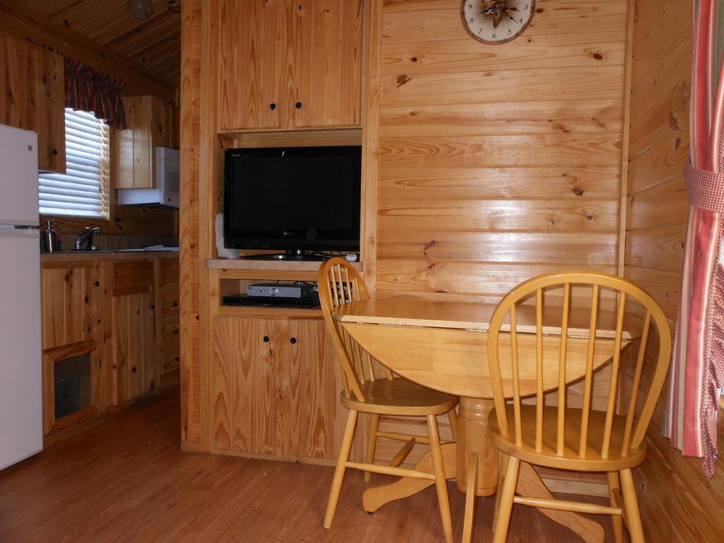 Oakzanita Springs Camping Resort Cabin 1 Descanso Bagian luar foto