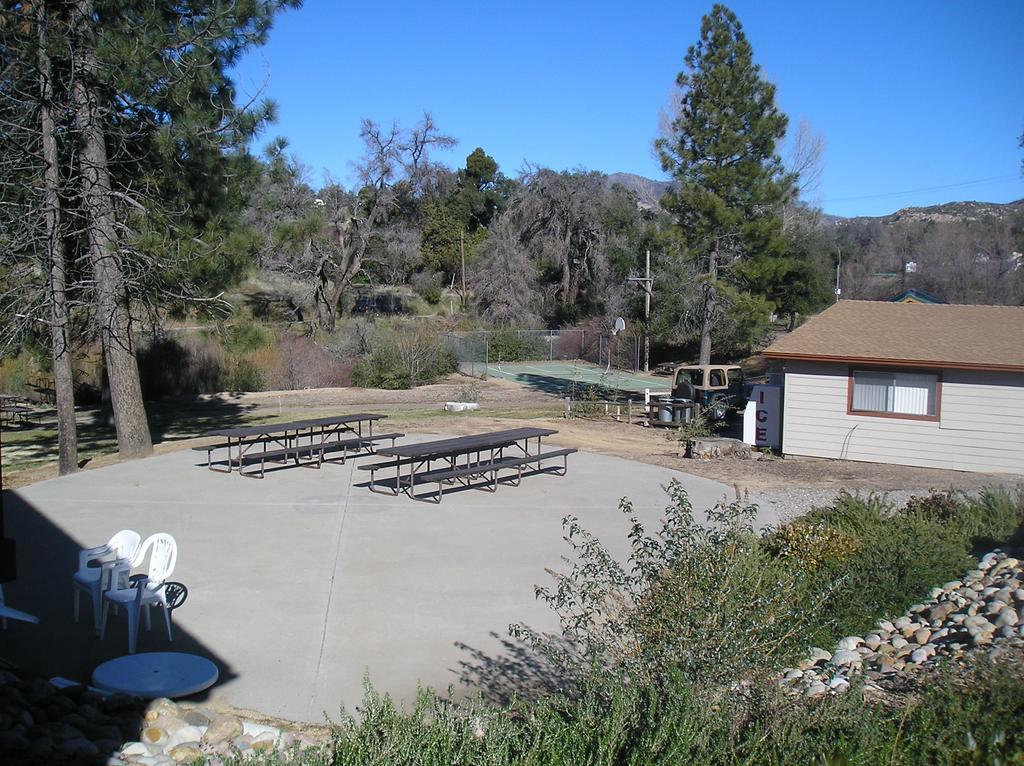 Oakzanita Springs Camping Resort Cabin 1 Descanso Bagian luar foto